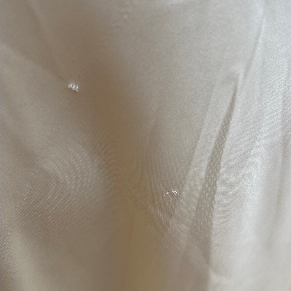 Satin and lace sleeveless gown - Picture 6 of 9